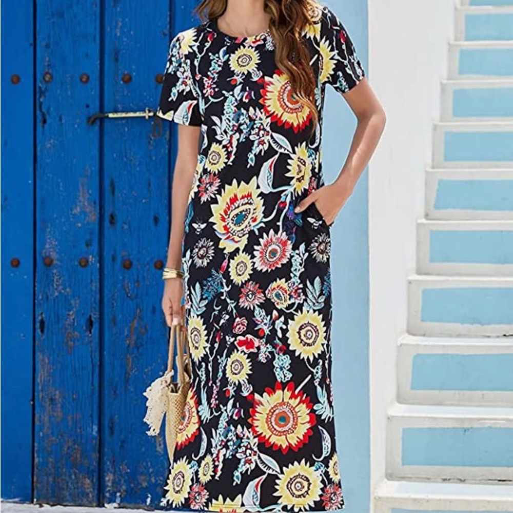 Super soft, Short Sleeve Split Maxi Dress with pockets